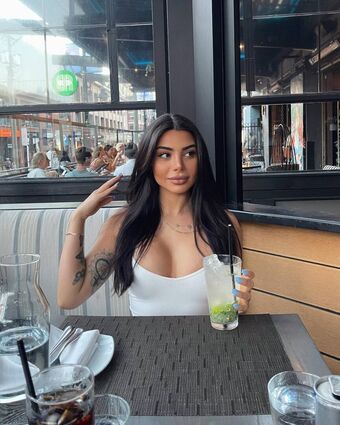foreignbabie Nakenläckor OnlyFans Foto 6