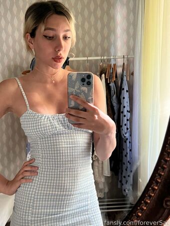 foreverSat Nakenläckor OnlyFans Foto 14