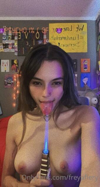freyafiery Nakenläckor OnlyFans Foto 15