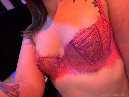 gemini.witch Nakenläckor OnlyFans Foto 14