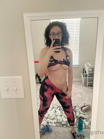 ghostlygothx Nakenläckor OnlyFans Foto 15