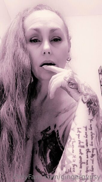 gingergypsy Nakenläckor OnlyFans Foto 8