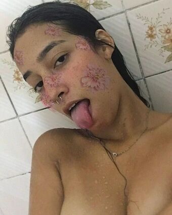 Gitane011 Nakenläckor OnlyFans Foto 4
