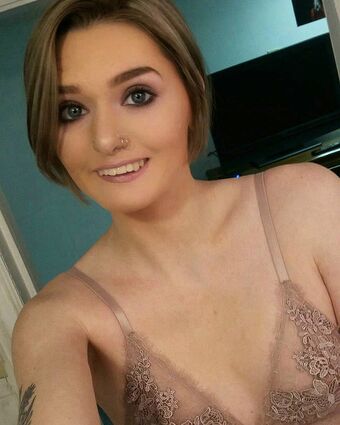 glitterbean95 Nakenläckor OnlyFans Foto 6