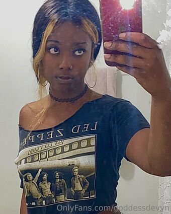goddessdevyn Nakenläckor OnlyFans Foto 20