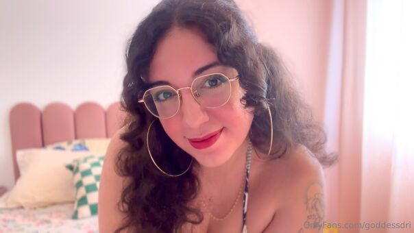 goddessdri Nakenläckor OnlyFans Foto 11