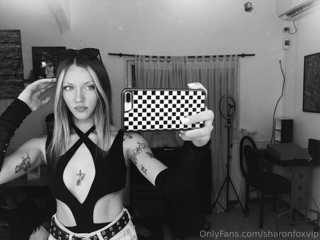 gothsharon Nakenläckor OnlyFans Foto 20