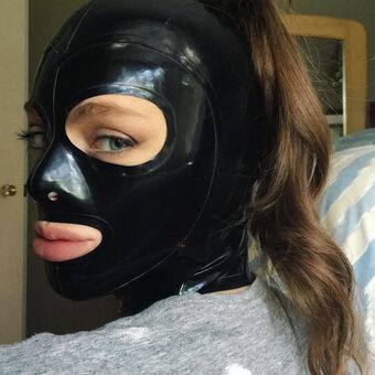 Gummipuppet Nakenläckor OnlyFans Foto 2