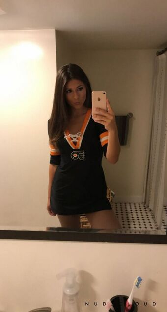 Hailey Lower Nakenläckor OnlyFans Foto 10