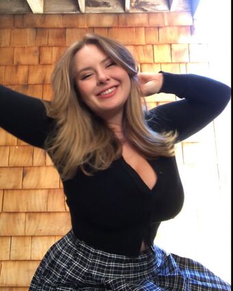 Haley E Nakenläckor OnlyFans Foto 19