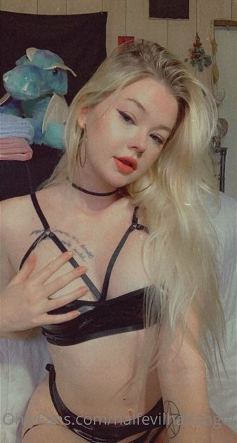halfevilhalfangel Nakenläckor OnlyFans Foto 20