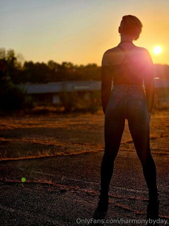 harmonybyday Nakenläckor OnlyFans Foto 9