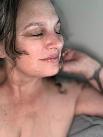harvest Nakenläckor OnlyFans Foto 10