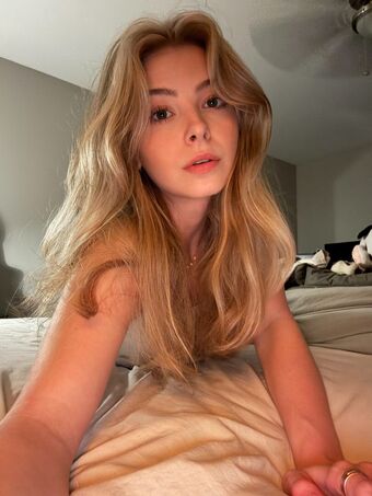 Heavenly Nakenläckor OnlyFans Foto 3