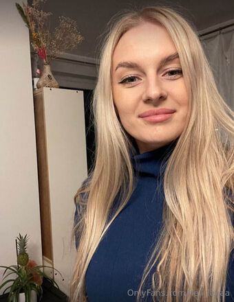 hell_lenaa