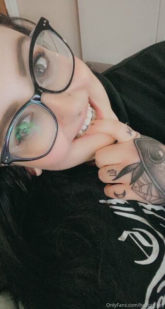 hellcat_kay Nakenläckor OnlyFans Foto 12