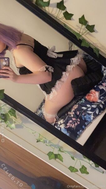 Hellence Nakenläckor OnlyFans Foto 3