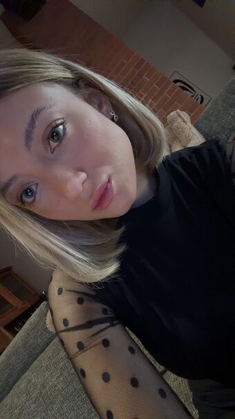 Hello__iris Nakenläckor OnlyFans Foto 170