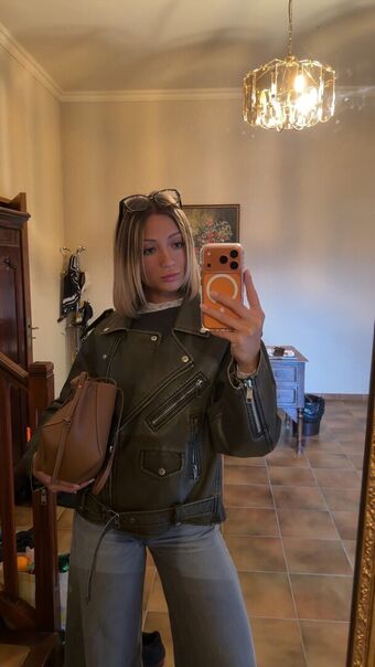 Hello__iris Nakenläckor OnlyFans Foto 171