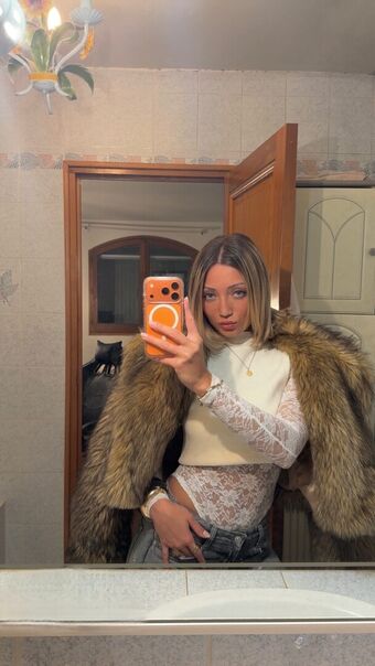 Hello__iris Nakenläckor OnlyFans Foto 172