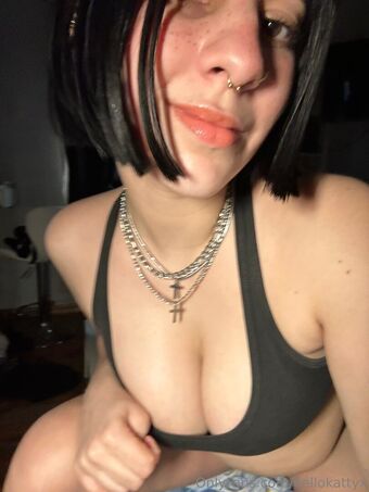 hellokattyx Nakenläckor OnlyFans Foto 17