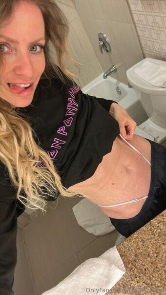 heyitscodee