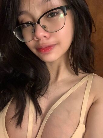Hilixlie Nakenläckor OnlyFans Foto 10