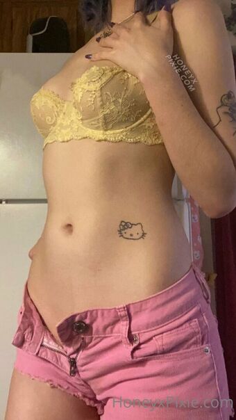 Honeypixie Nakenläckor OnlyFans Foto 1