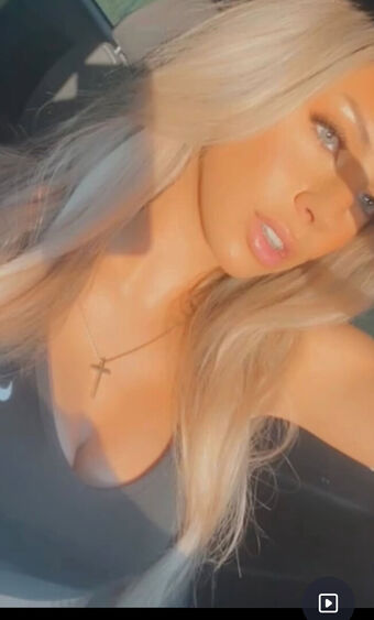 Honeyxxo Nakenläckor OnlyFans Foto 24