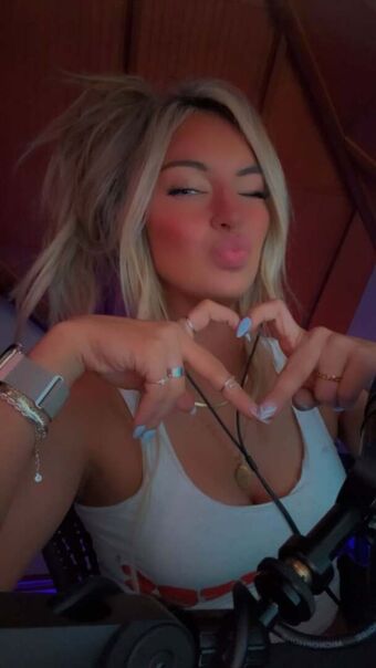 Honeyxxo Nakenläckor OnlyFans Foto 29