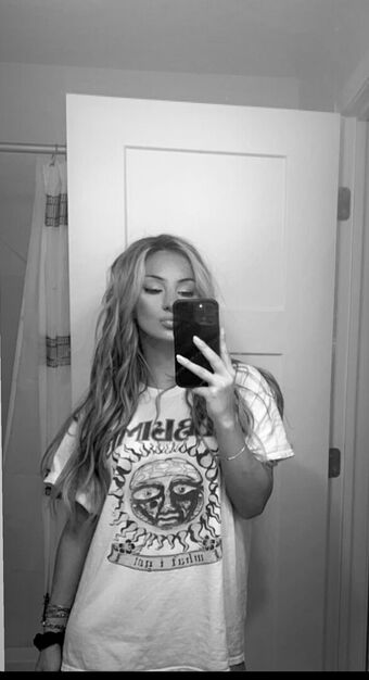 Honeyxxo Nakenläckor OnlyFans Foto 31