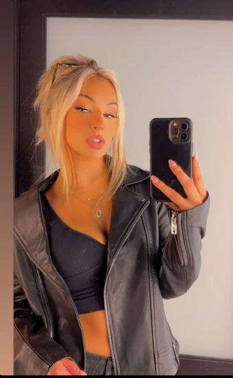 Honeyxxo Nakenläckor OnlyFans Foto 33