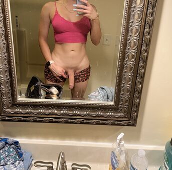 HungSonya Nakenläckor OnlyFans Foto 5