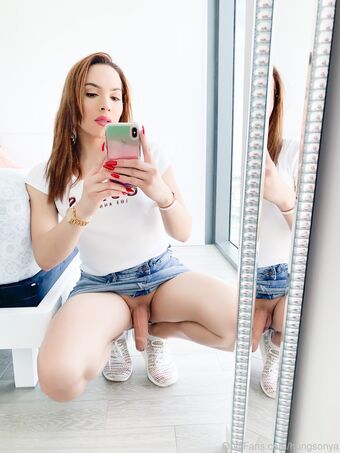 HungSonya Nakenläckor OnlyFans Foto 13