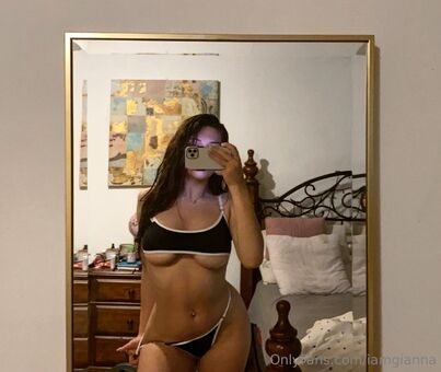 iamgianna Nakenläckor OnlyFans Foto 13