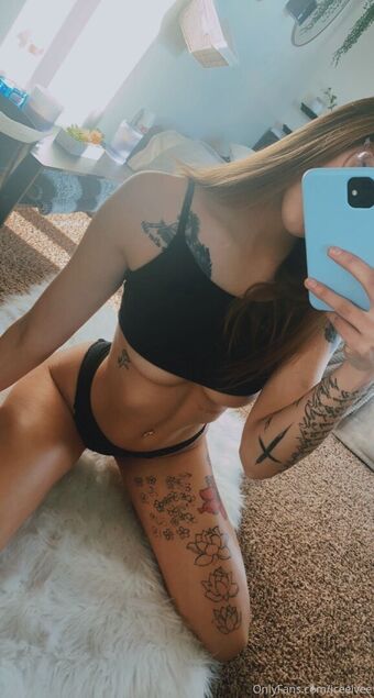 iceeivee Nakenläckor OnlyFans Foto 35
