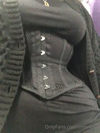 Interlewd Nakenläckor OnlyFans Foto 16
