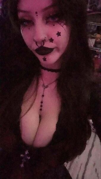 ipukeglitter420_ Nakenläckor OnlyFans Foto 21