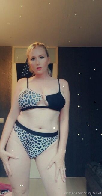irisqueen28 Nakenläckor OnlyFans Foto 12