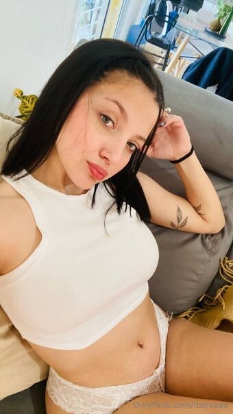 itsevaaa Nakenläckor OnlyFans Foto 17