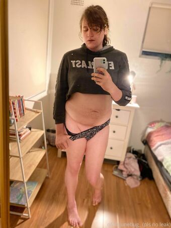 itsjunebug_ Nakenläckor OnlyFans Foto 31