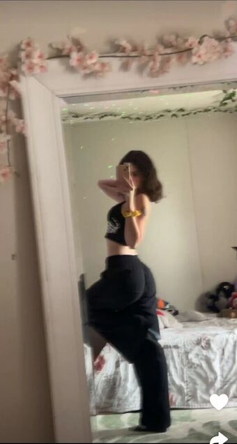 Itsmalic3 Nakenläckor OnlyFans Foto 105