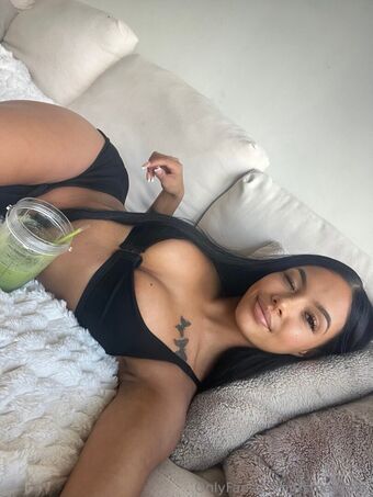 itsmetrinity Nakenläckor OnlyFans Foto 13