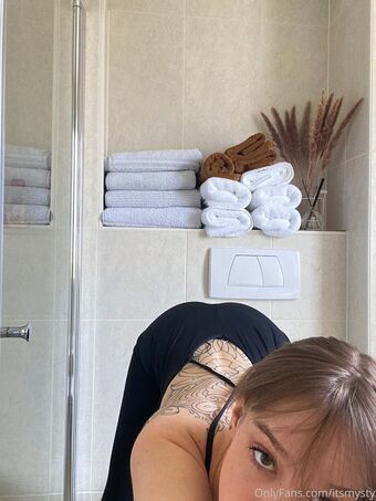 itsmysty Nakenläckor OnlyFans Foto 15
