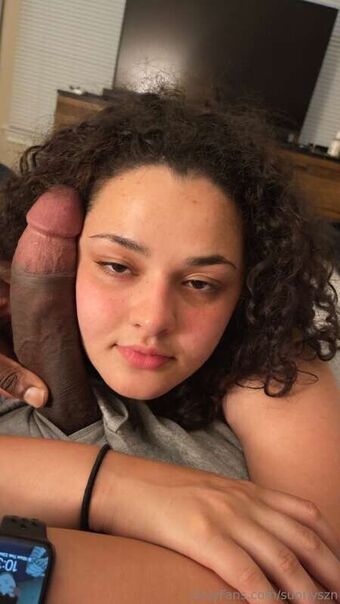 itsunnyszn Nakenläckor OnlyFans Foto 1