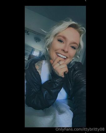 ittybritty08 Nakenläckor OnlyFans Foto 16