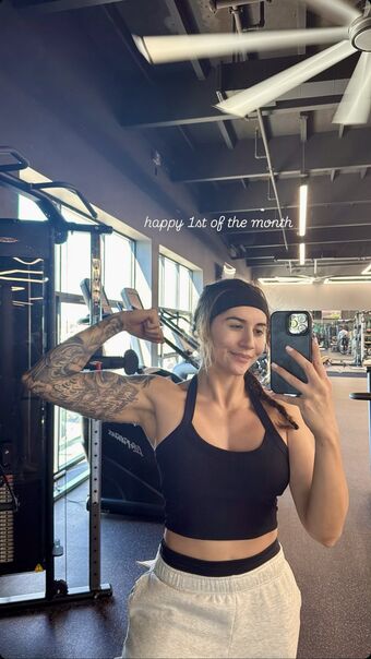 Itzel25_ Nakenläckor OnlyFans Foto 21