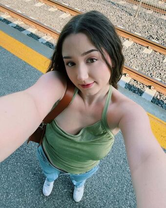 JadyLady ASMR Nakenläckor OnlyFans Foto 36