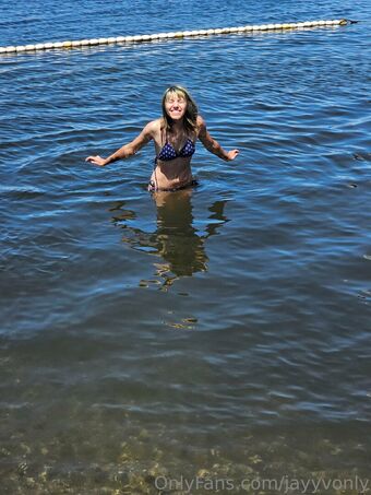 jayyvonly Nakenläckor OnlyFans Foto 6