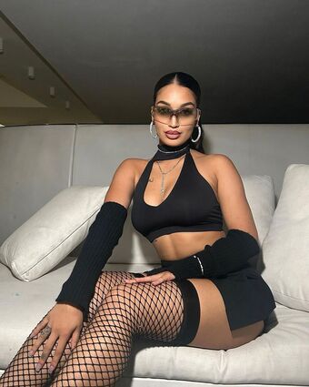 jihane Nakenläckor OnlyFans Foto 2